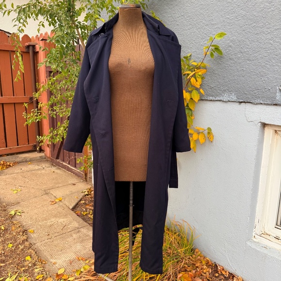Must Have London Fog classic navy trench coat with removable lining - Picture 4 of 12